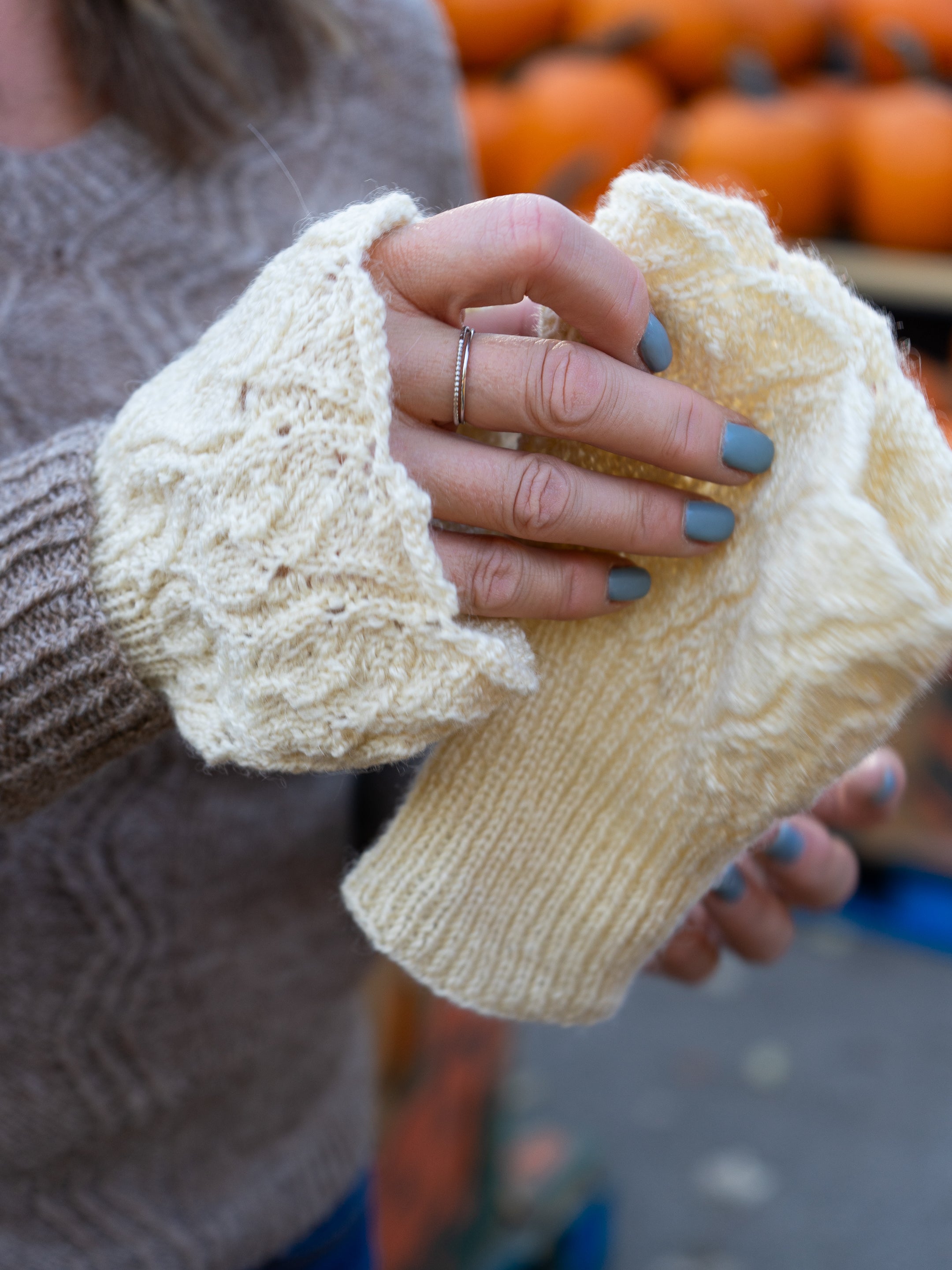 Hellebores Lace Beret and Wristlet Set