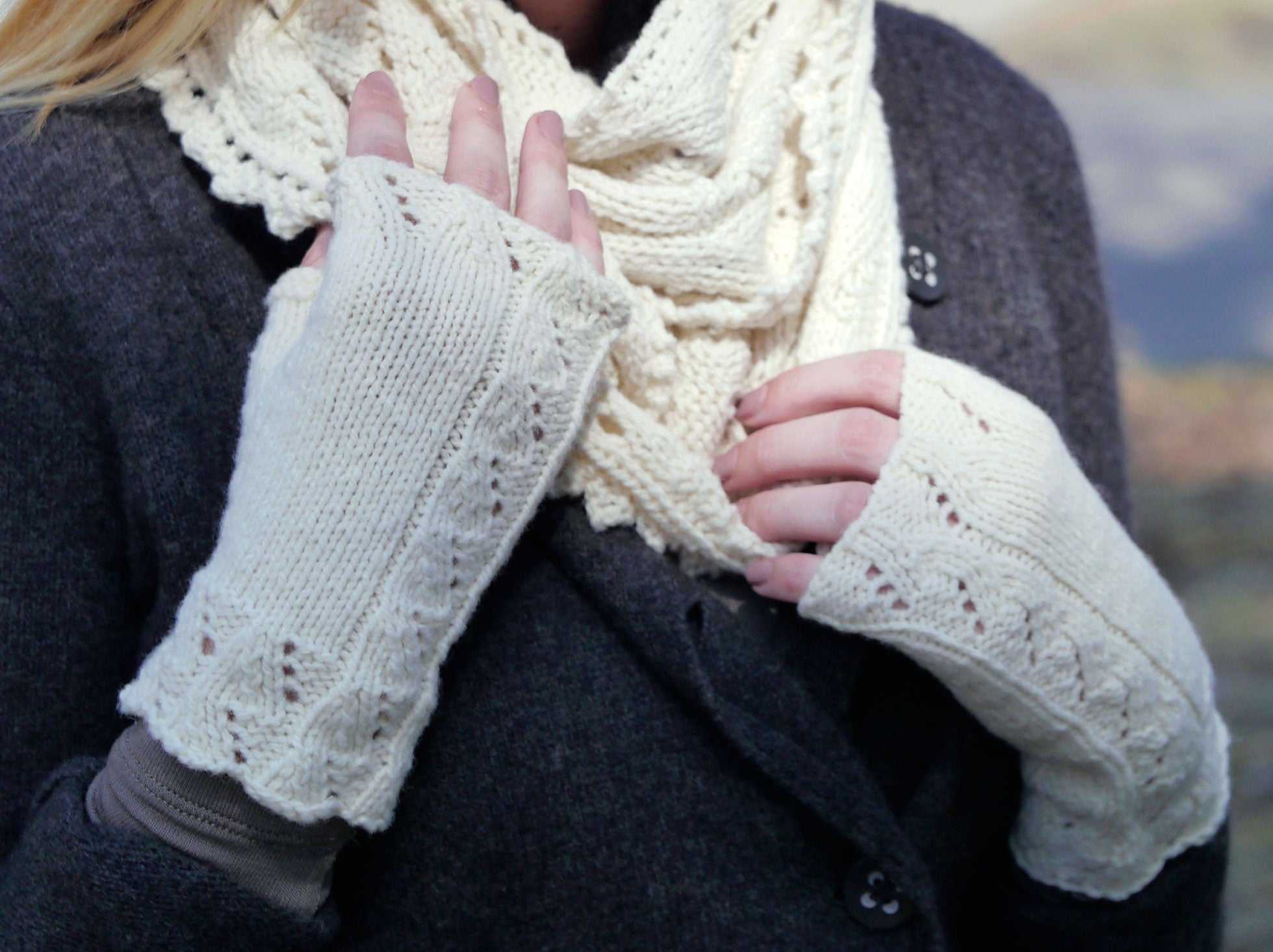 Cirrus Mitts