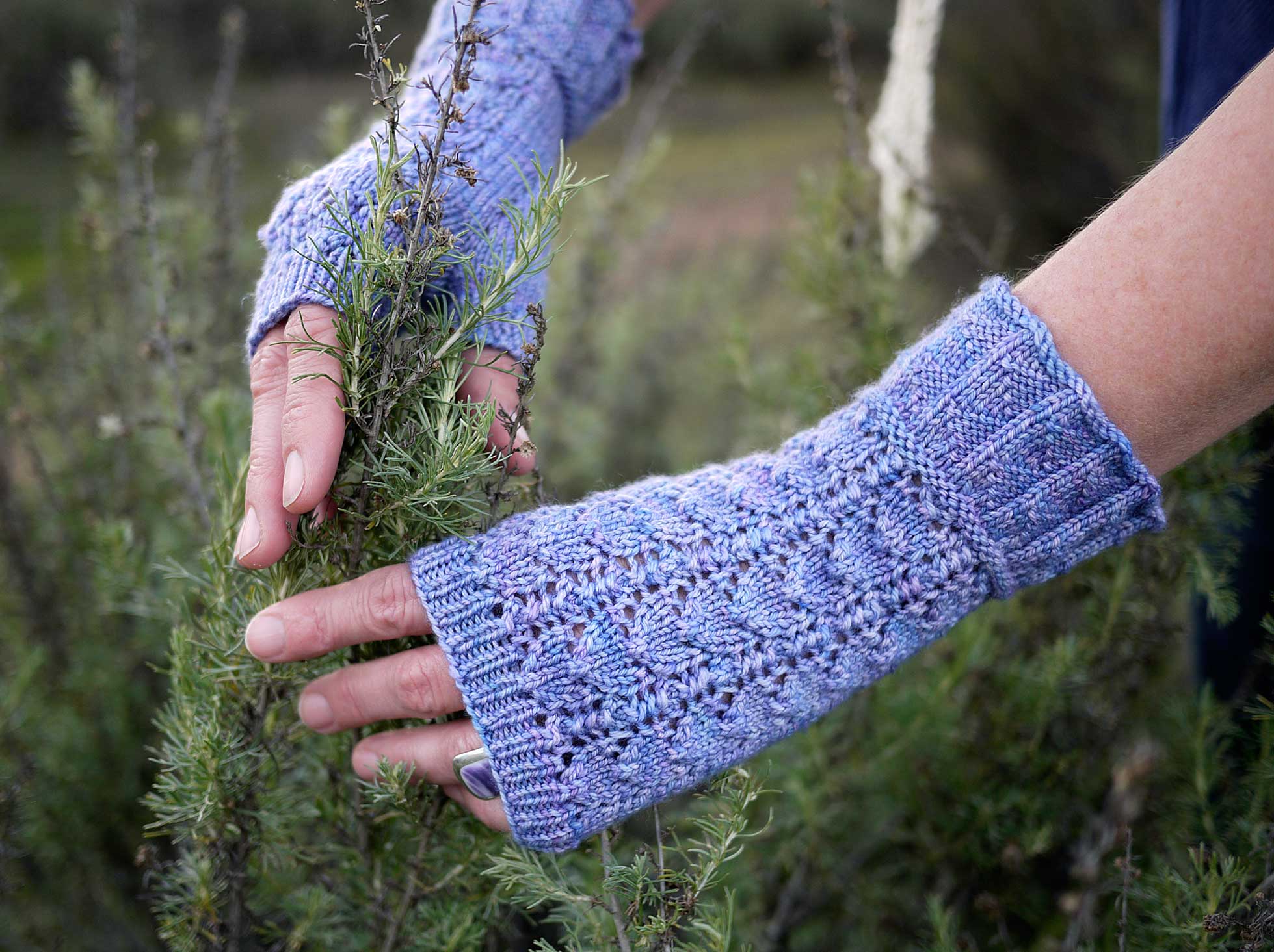 Eliza Lace Mitts