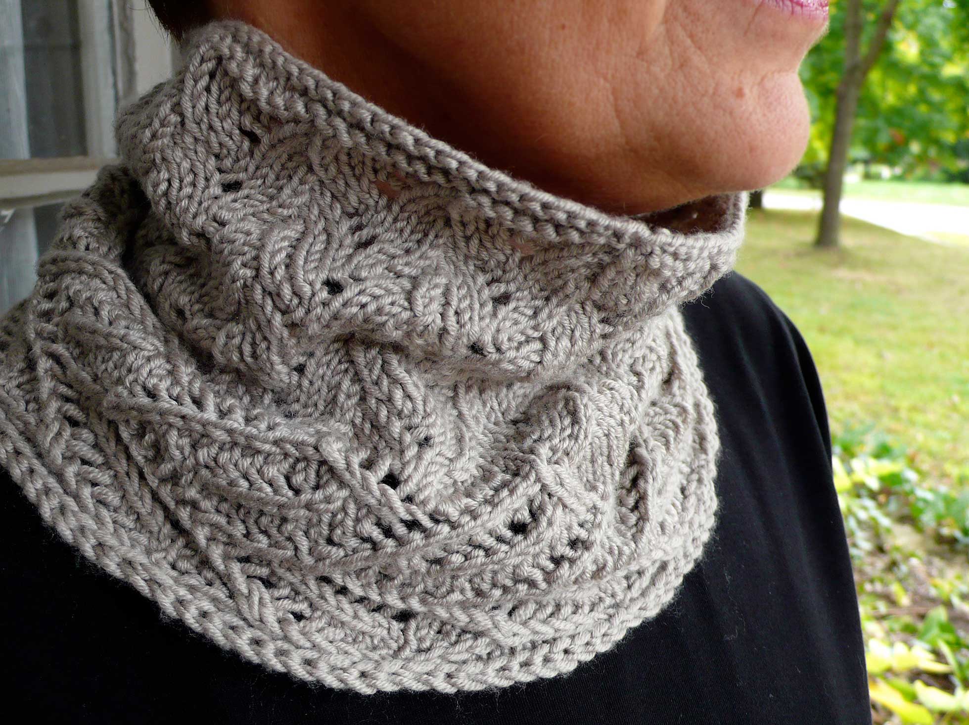 Ivy Vines Neckwarmer