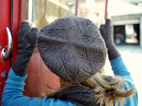 Peu Bourgeons Hat and Mitts